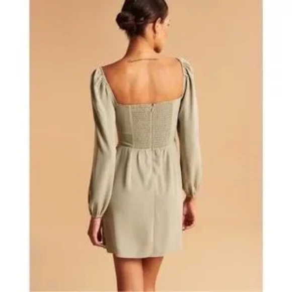 Abercrombie & Fitch Long-Sleeve Draped
Skirt Mini Dress Sage Green NWT - Picture 3 of 9